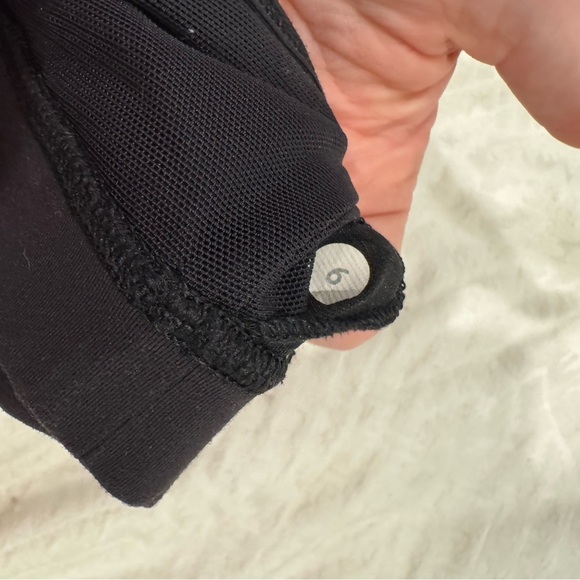 Lululemon Roll Out Black Workout Bra Yoga Tank Top Shirt Sz 6 - Picture 6 of 6